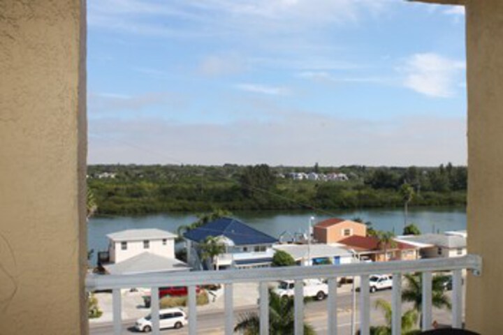 Terrace/Patio 6 of 33