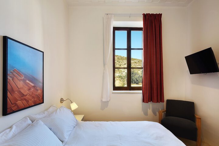 Room 14 of 40