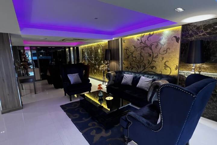 Entrance & Lobby