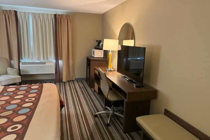 1 King Bed (1 of 17)