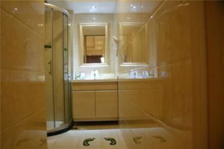 Room 14 of 46