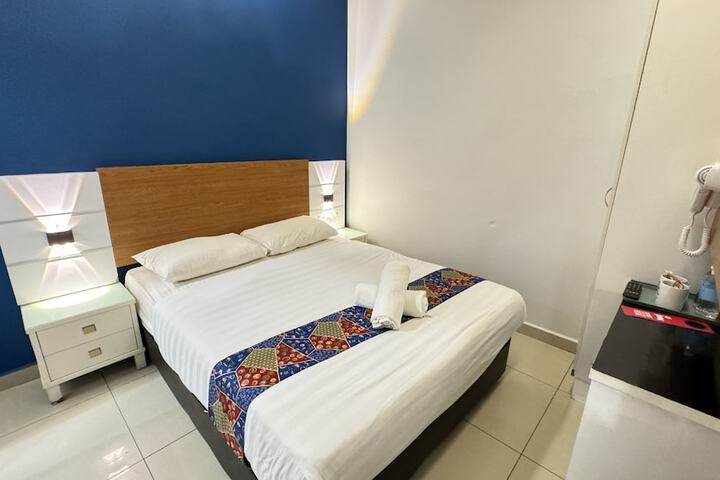 Room 7 of 30