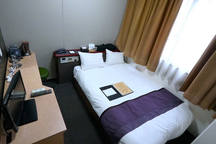 Room 26 of 120