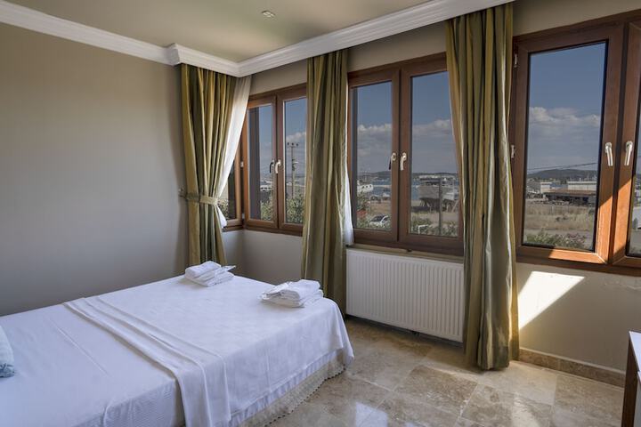 Room 27 of 43