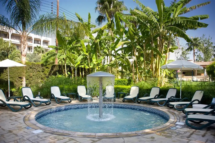 Pool 6 of 9