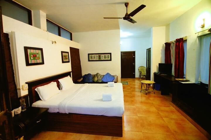Room 9 of 79