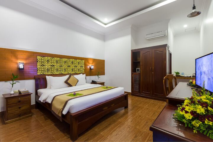 Room 10 of 79