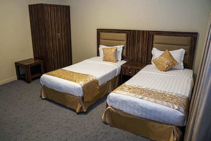 Room 7 of 27