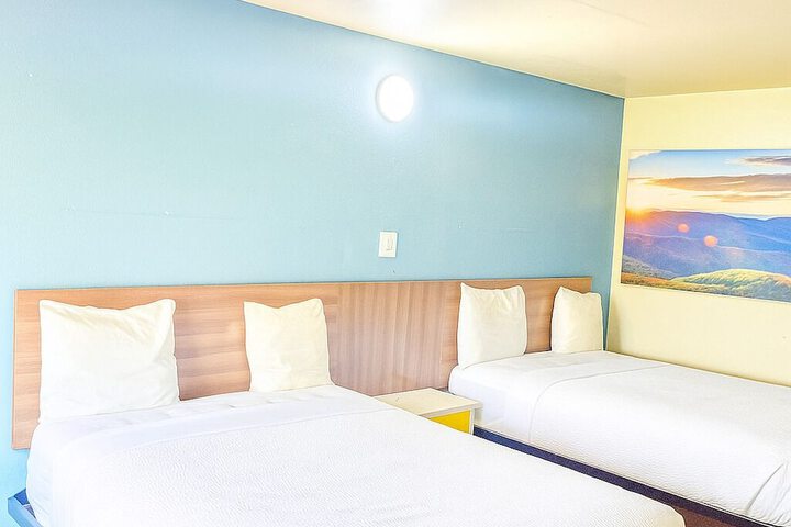 Room 6 of 14