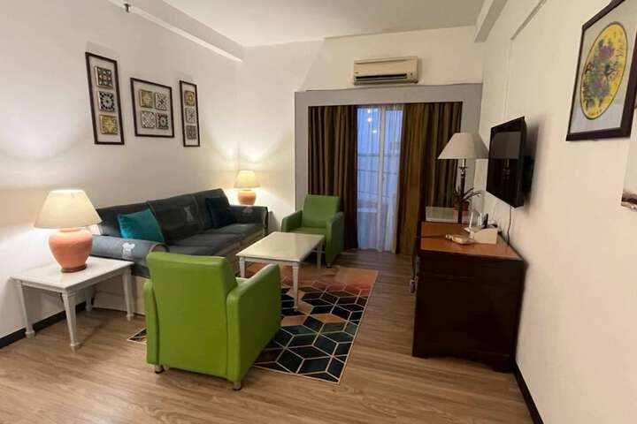 Room 310 of 650