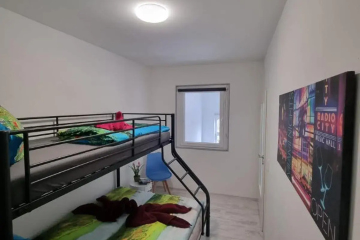 Room 11 of 17