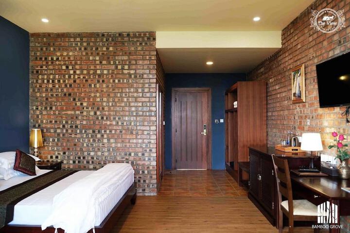 Room 2 of 13
