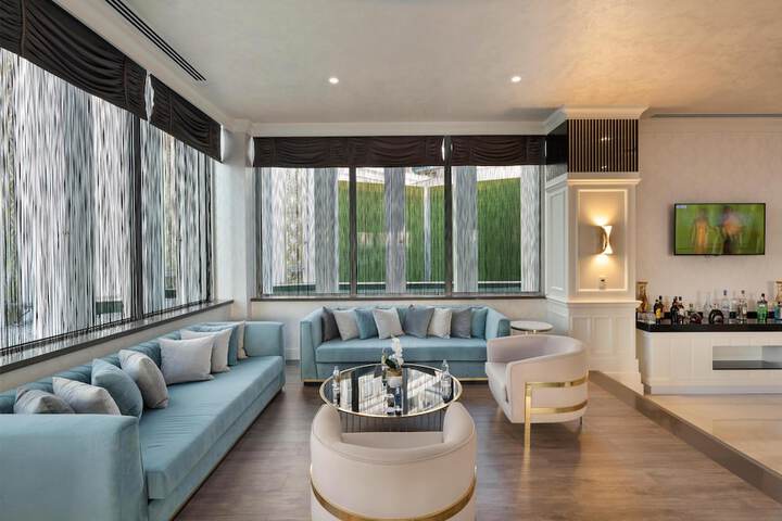 Hotel Interior 16 of 171