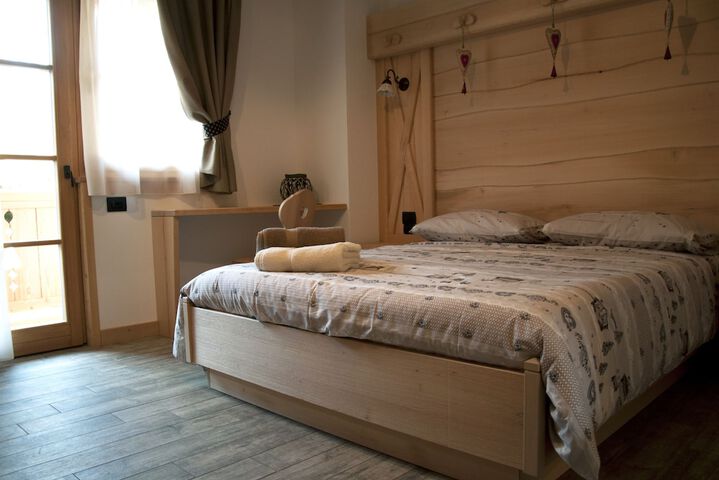 Room 4 of 23