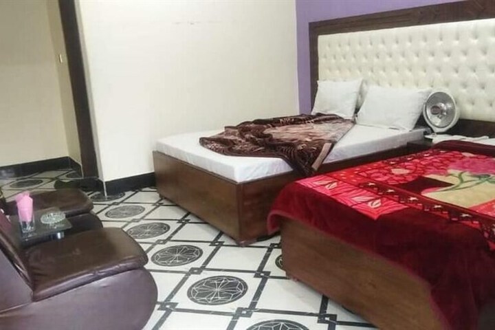 Room 5 of 7