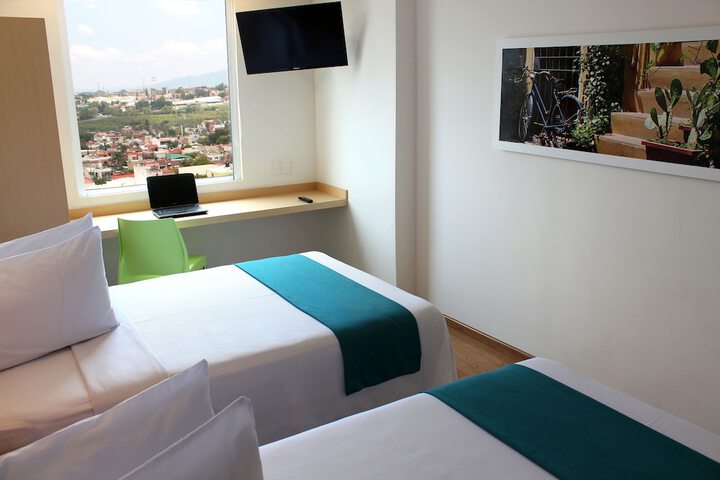 Room 8 of 50