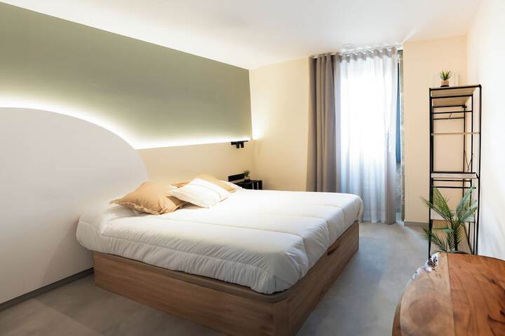 Room 7 of 28