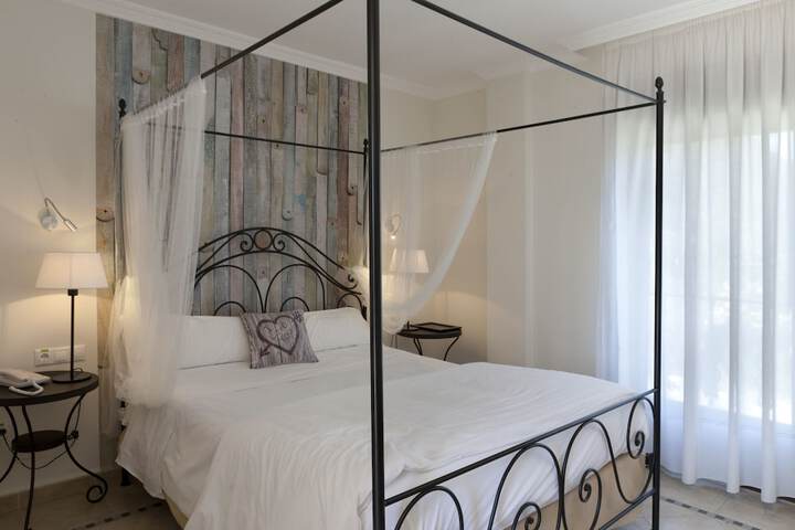 Room 9 of 45