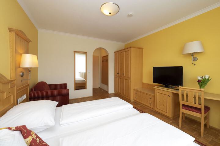 Room 5 of 38