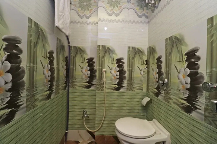 Room 8 of 14
