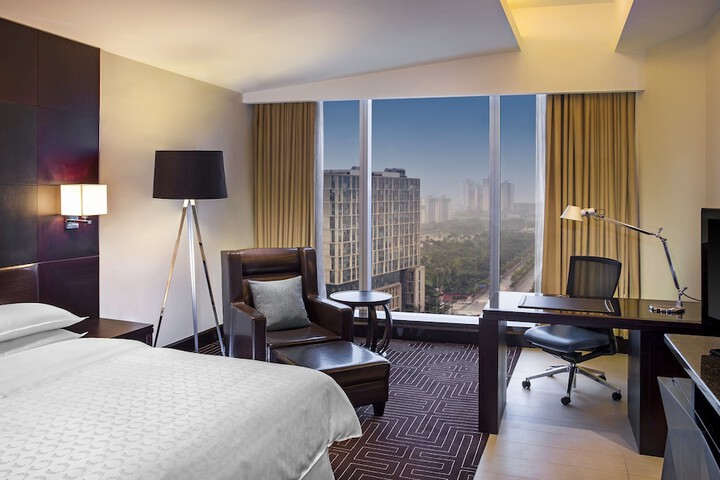 Room 5 of 113
