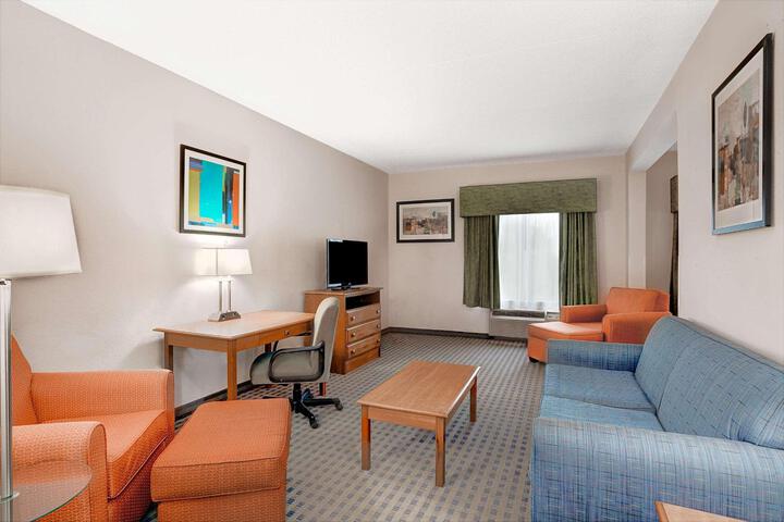1 King Bed Mobility Accessible (4 of 14)