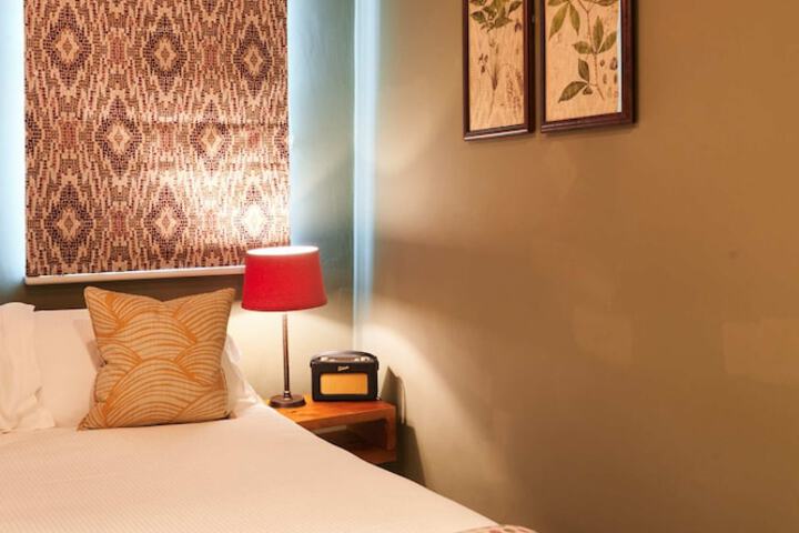 Room 10 of 43