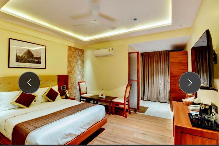 Room 4 of 15