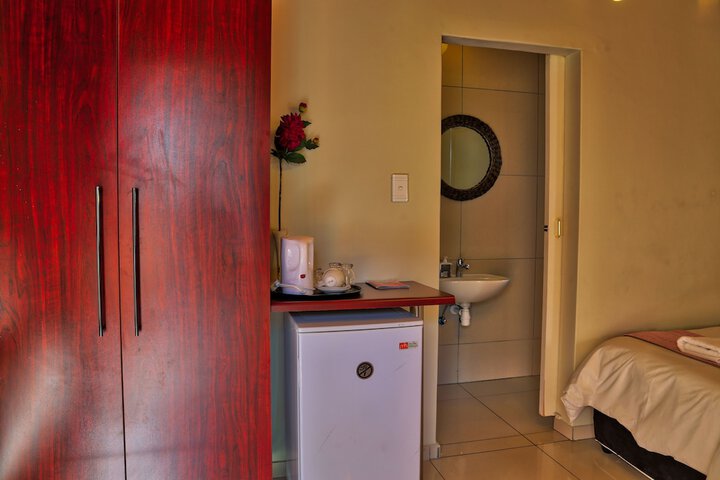 Room 19 of 40