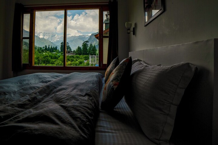 Room 32 of 80