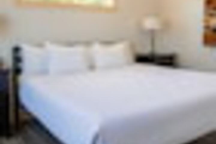 Room 35 of 210