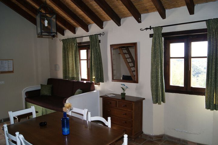 Room 8 of 34