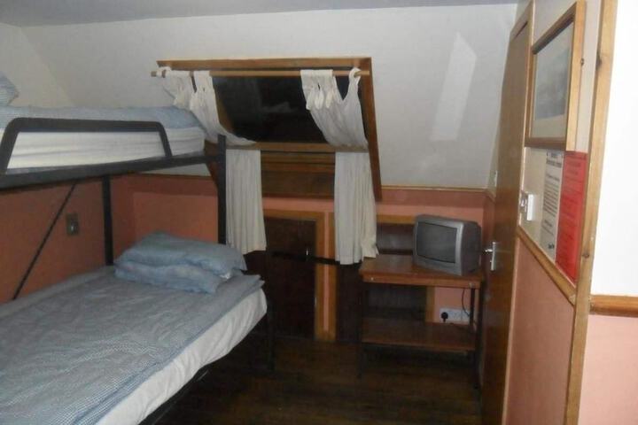 Room 5 of 23