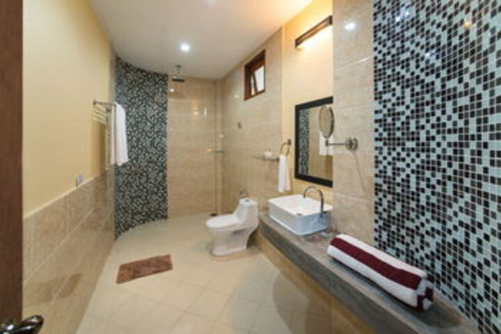 Room 5 of 48