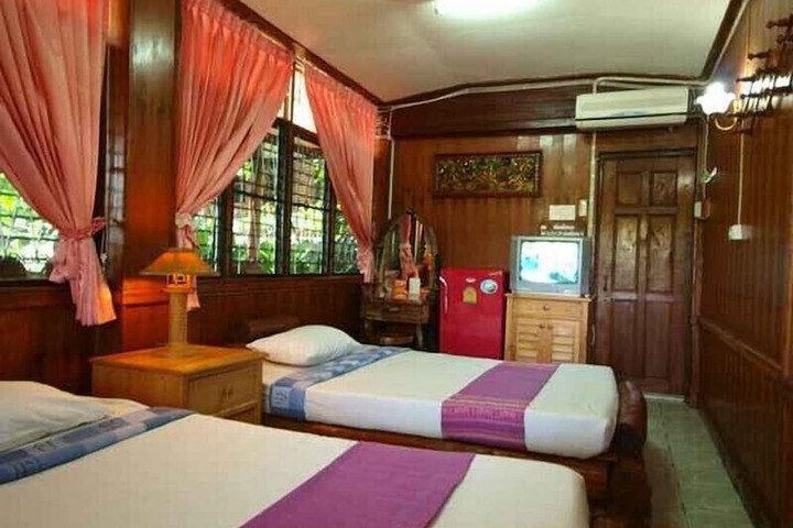 Room 9 of 30