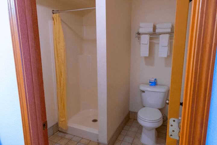 Room 3 of 6