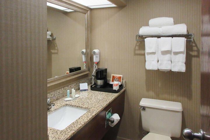 1 Double Bed Accessible (2 of 12)