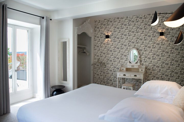 Room 33 of 71