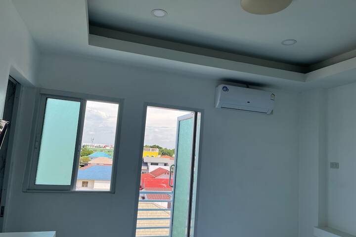 Room 12 of 44