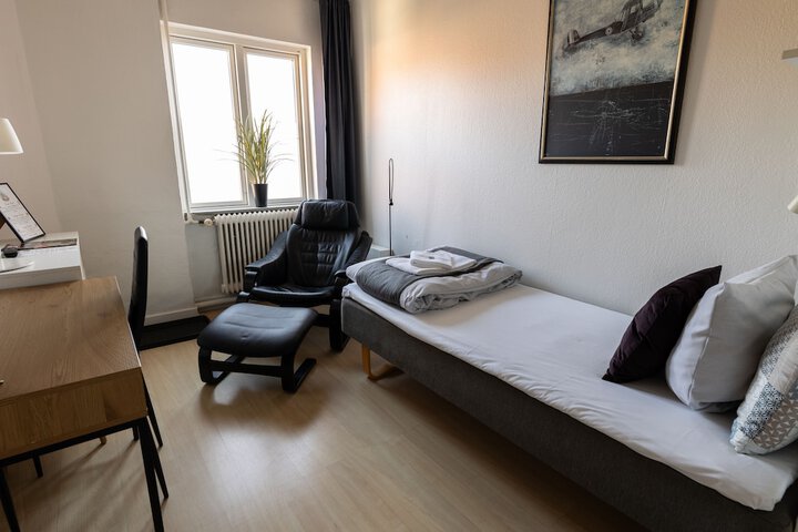 Room 3 of 6