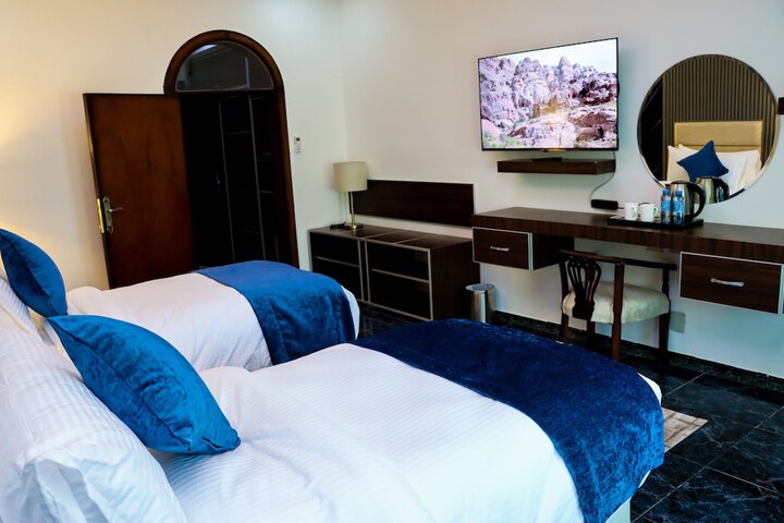 Room 8 of 20