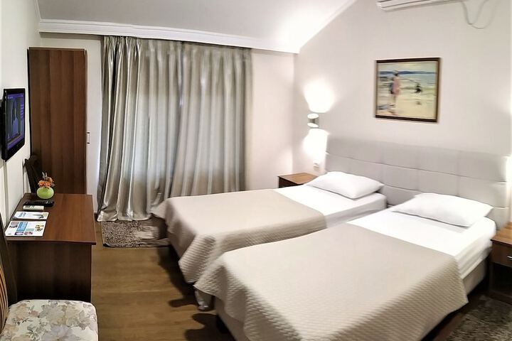 Room 7 of 38
