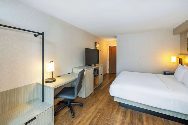 Room 50 of 90