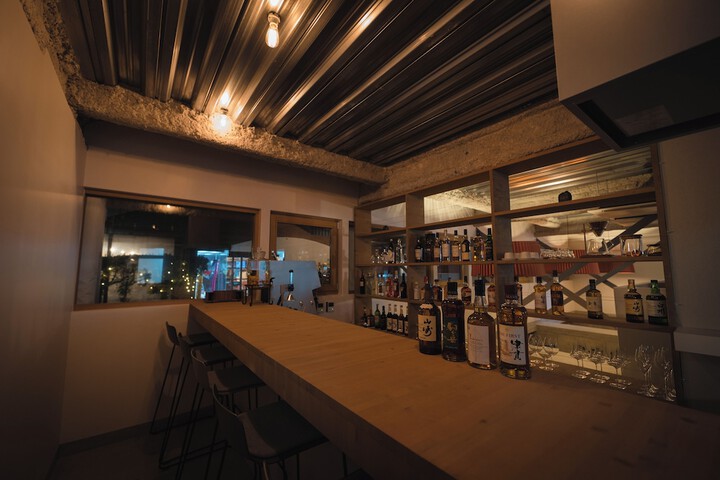 Lounge 53 of 63