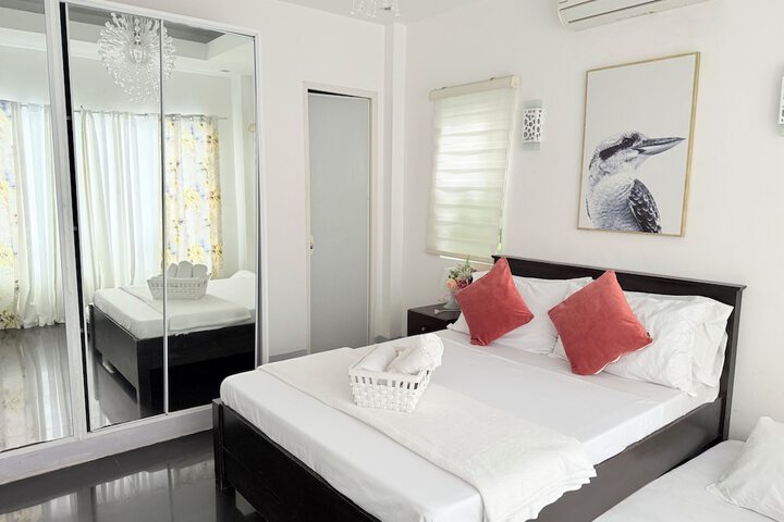 Room 34 of 108