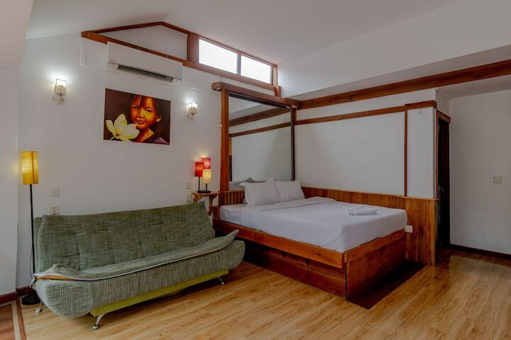 Room 12 of 26
