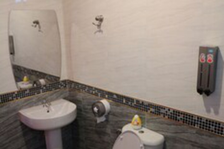 Room 2 of 35