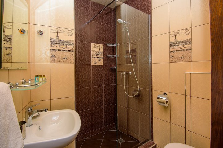 Room 34 of 51