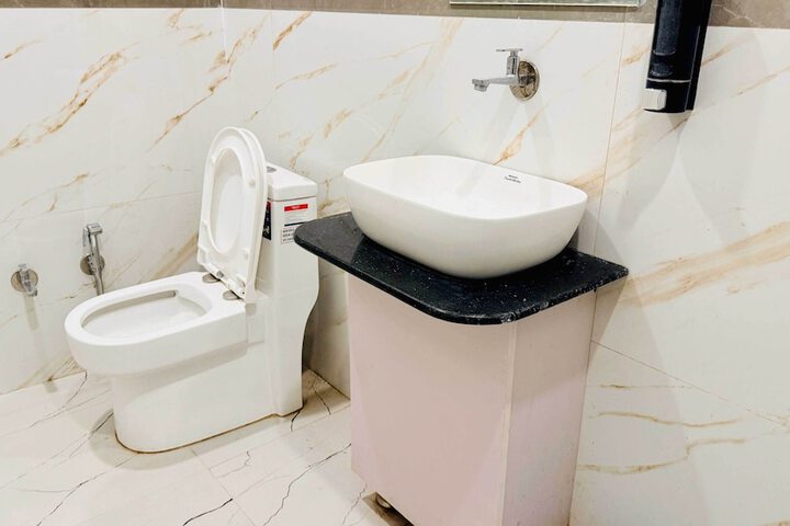 Room 53 of 61