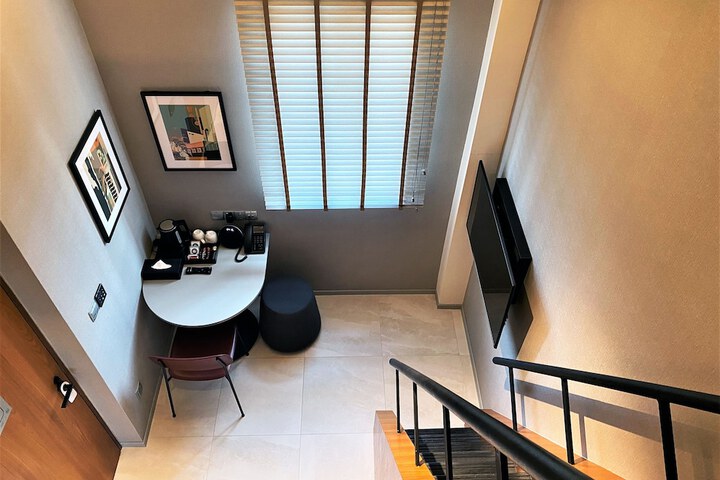 Room 15 of 37